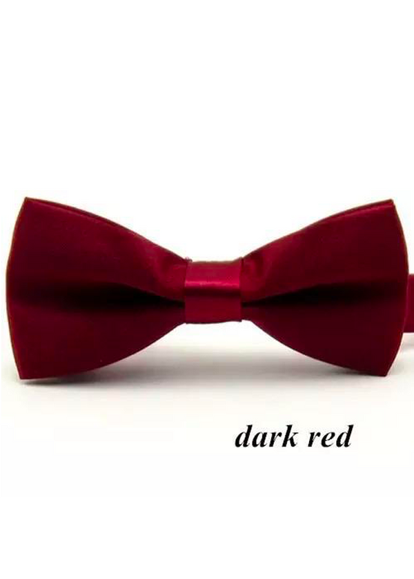 Red bow tie with Kids Chic flair, a bold accessory for young fashion enthusiasts